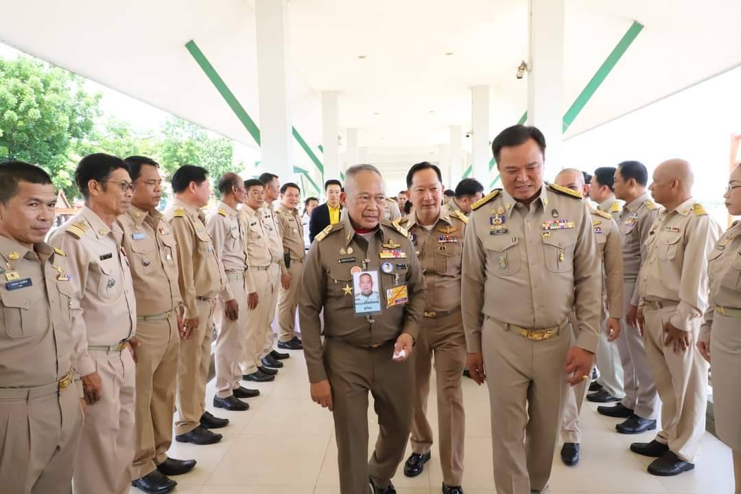You are currently viewing ร่วมให้การต้อนรับราชเลขานุการในพระองค์ เลขาธิการพระราชวัง ผู้อำนวยการทรัพย์สินส่วนพระมหากษัตริย์ และคณะลงพื้นที่ติดตามการพัฒนาและการบริหารจัดการน้ำในแม่น้ำเจ้าพระยา จาก จ.พระนครศรีอยุธยา – จ.ปทุมธานี
