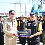 ชมรมทหารผ่านศึกจังหวัดปทุมธานี นำคณะผู้แทนชมรมฯ มาแสดงความยินดีและมอบของที่ระลึก