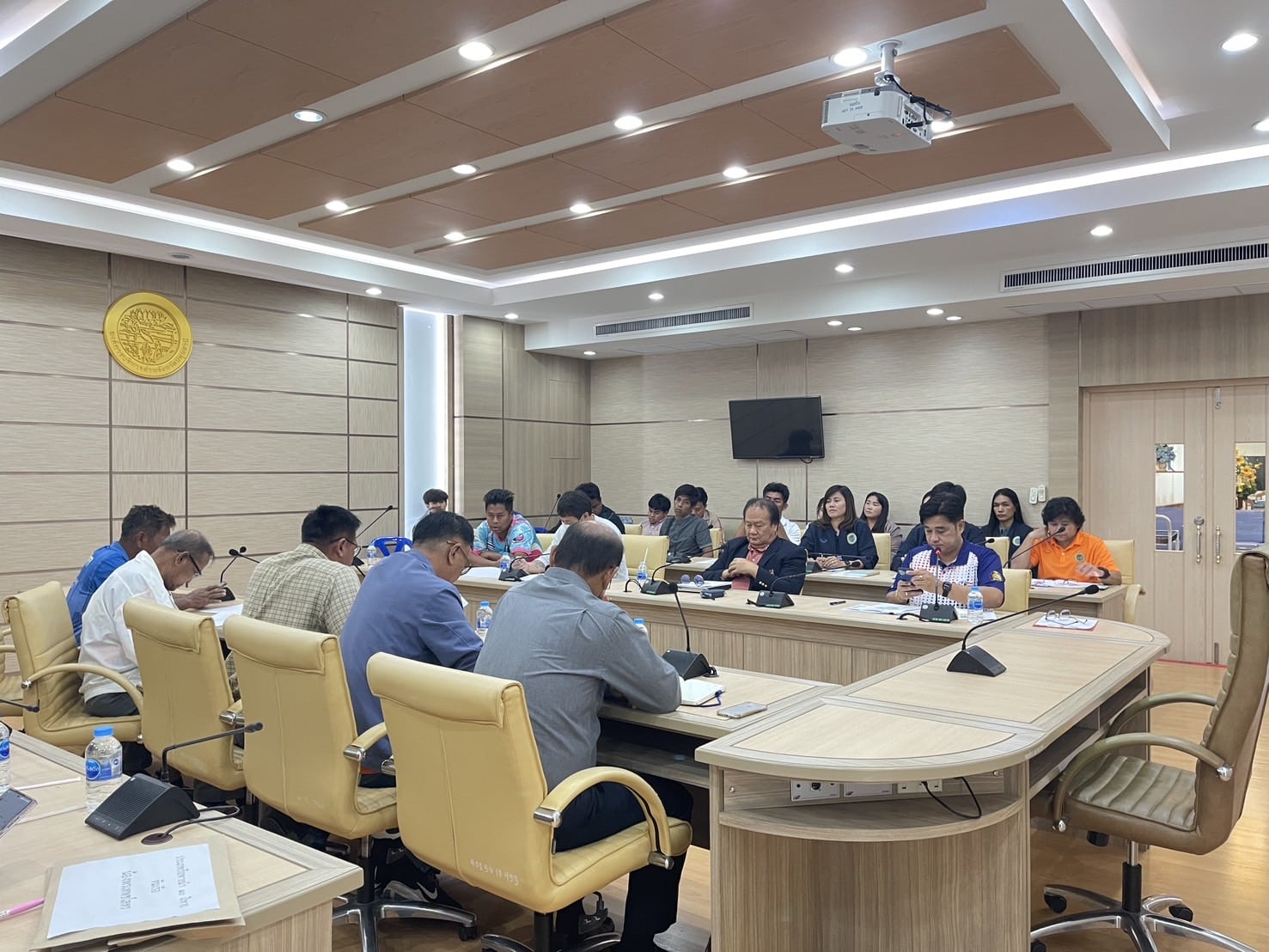 You are currently viewing ประชุมเตรียมความพร้อมในการดำเนินงานโครงการจัดงานแข่งขันเรือยาวประเพณี จังหวัดปทุมธานี ชิงถ้วยพระราชทานฯ ประจำปี 2567 เรือพายม้าหรือเรือท้องถิ่น ประเภท 10 ฝีพาย