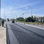 นายก อบจ.ปทุมธานี เร่งดำเนินการซ่อมแซมถนนเลียบทางรถไฟ (Local Road) ซึ่งในขณะนี้ได้ดำเนินการไพร์มโค้ทถนน และปูผิวแอสฟัลท์คอนกรีต ทั้งยังให้ความสำคัญกับการซ่อมแซมไฟฟ้าส่องสว่างที่ชำรุด เพื่อให้เกิดความปลอดภัยในการสัญจรของประชาชน