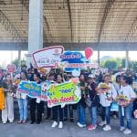 ภาพบรรยากาศของทีมงานผู้ลงสมัคร มาให้กำลังใจในวันรับเลือกตั้งสมาชิกสภาองค์การบริหารส่วนจังหวัดปทุมธานี ในวันจันทร์ที่ 23 ธันวาคม 2567 วันแรกของการรับสมัคร