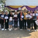 กองสวัสดิการสังคม ร่วมลงพื้นที่กับเจ้าหน้าที่จากสำนักงานพาณิชย์จังหวัดปทุมธานี เพื่อประชาสัมพันธ์การปิดป้ายแสดงสินค้าและบริการให้ผู้ประกอบการร้านค้าที่เข้าร่วมโครงการจัดงานแข่งขันเรือยาวประเพณี จังหวัดปทุมธานี ชิงถ้วยพระราชทานฯ ประจำปี 2567 ณ บริเวณสวนเทพปทุม ตำบลบางปรอก อำเภอเมืองปทุมธานี จังหวัดปทุมธานี
