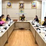 นายก อบจ.ปทุมธานี ประธานการประชุมคณะผู้บริหารและหัวหน้าส่วนราชการองค์การบริหารส่วนจังหวัดปทุมธานี เพื่อติดตามผลการดำเนินงานและรับทราบปัญหาต่าง ๆ ของโครงการแต่ละโครงการที่ได้ดำเนินการไปแล้วและกำลังจะดำเนินการ ณ ห้องประชุมมหาหงส์ (ชั้น 3) องค์การบริหารส่วนจังหวัดปทุมธานี