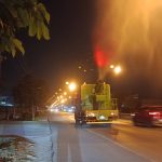 องค์การบริหารส่วนจังหวัดปทุมธานี นำรถฉีดพ่นละอองฝอยลงพื้นที่ เพื่อลดปริมาณฝุ่น PM2.5