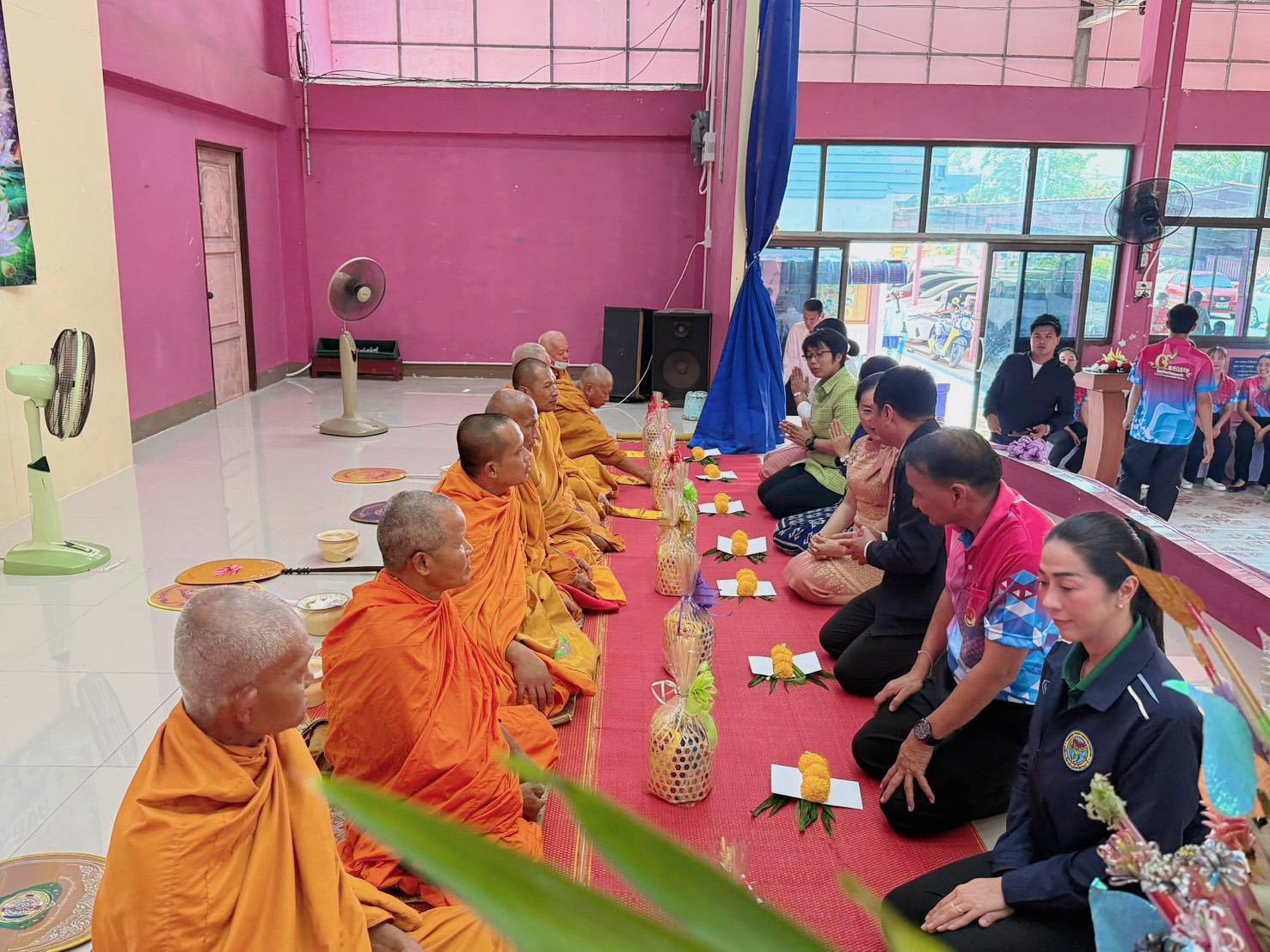 You are currently viewing พิธีทำบุญทอดผ้าป่าสามัคคีเพื่อการศึกษาโรงเรียนวัดลาดหลุมแก้ว