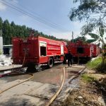 องค์การบริหารส่วนจังหวัดปทุมธานี นำรถน้ำดับเพลิงร่วมสนับสนุนระงับเหตุเพลิงไหม้ร้านขายของเก่า เขตพื้นที่ตำบลบึงคำพร้อย