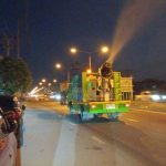 องค์การบริหารส่วนจังหวัดปทุมธานี นำรถฉีดพ่นละอองฝอยลงพื้นที่ เพื่อลดปริมาณฝุ่น PM2.5 ให้กับประชาชนในจังหวัดปทุมธานี