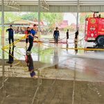 องค์การบริหารส่วนจังหวัดปทุมธานี นำรถน้ำจำนวน 2 คัน เพื่อดำเนินการบริการชุมชนในการแก้ไขปัญหาฝุ่นละออง และความสะอาดในพื้นที่บริเวณวัดบ่อเงิน
