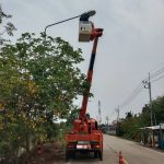 องค์การบริหารส่วนจังหวัดปทุมธานี ดำเนินการซ่อมแซมไฟฟ้าส่องสว่างทางสาธารณะ บริเวณถนนสายเลียบคลอง 8 ฝั่งตะวันออก หมู่ที่ 5 , 6 และหมู่ที่ 7 ตำบลบึงชำอ้อ อำเภอหนองเสือ