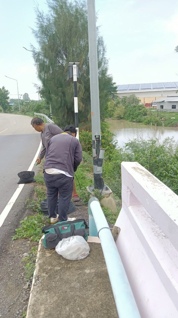 You are currently viewing องค์การบริหารส่วนจังหวัดปทุมธานี ดำเนินการซ่อมแซมไฟฟ้าส่องสว่างทางสาธารณะ บริเวณถนนสาย 3111 – คลองเจ๊ก หมู่ที่ 4 ตำบลท้ายเกาะ อำเภอสามโคก