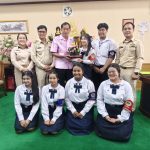 โรงเรียนสามโคก สังกัดองค์การบริหารส่วนจังหวัดปทุมธานี นำตัวแทนนักเรียน (สภานักเรียน) ไหว้ครูต้นแบบ ซึ่งเป็นผู้บริหารในภาคส่วนต่าง ๆ ของจังหวัดปทุมธานี