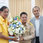  พลตำรวจโท คำรณวิทย์ ธูปกระจ่าง นายกองค์การบริหารส่วนจังหวัดปทุมธานี ร่วมพิธีทำบุญถวายภัตตาหารเพล ณ สำนักงานเทศบาลเมืองลำสามแก้ว ตำบลคูคต อำเภอลำลูกกา