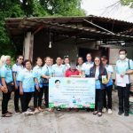 ประธานองค์กรพัฒนาสตรีองค์การบริหารส่วนจังหวัดปทุมธานี ร่วมกับกองสวัสดิการสังคม ลงพื้นที่เยี่ยมบ้านผู้ด้อยโอกาสในเขตพื้นที่อำเภอลาดหลุมเเก้ว จังหวัดปทุมธานี