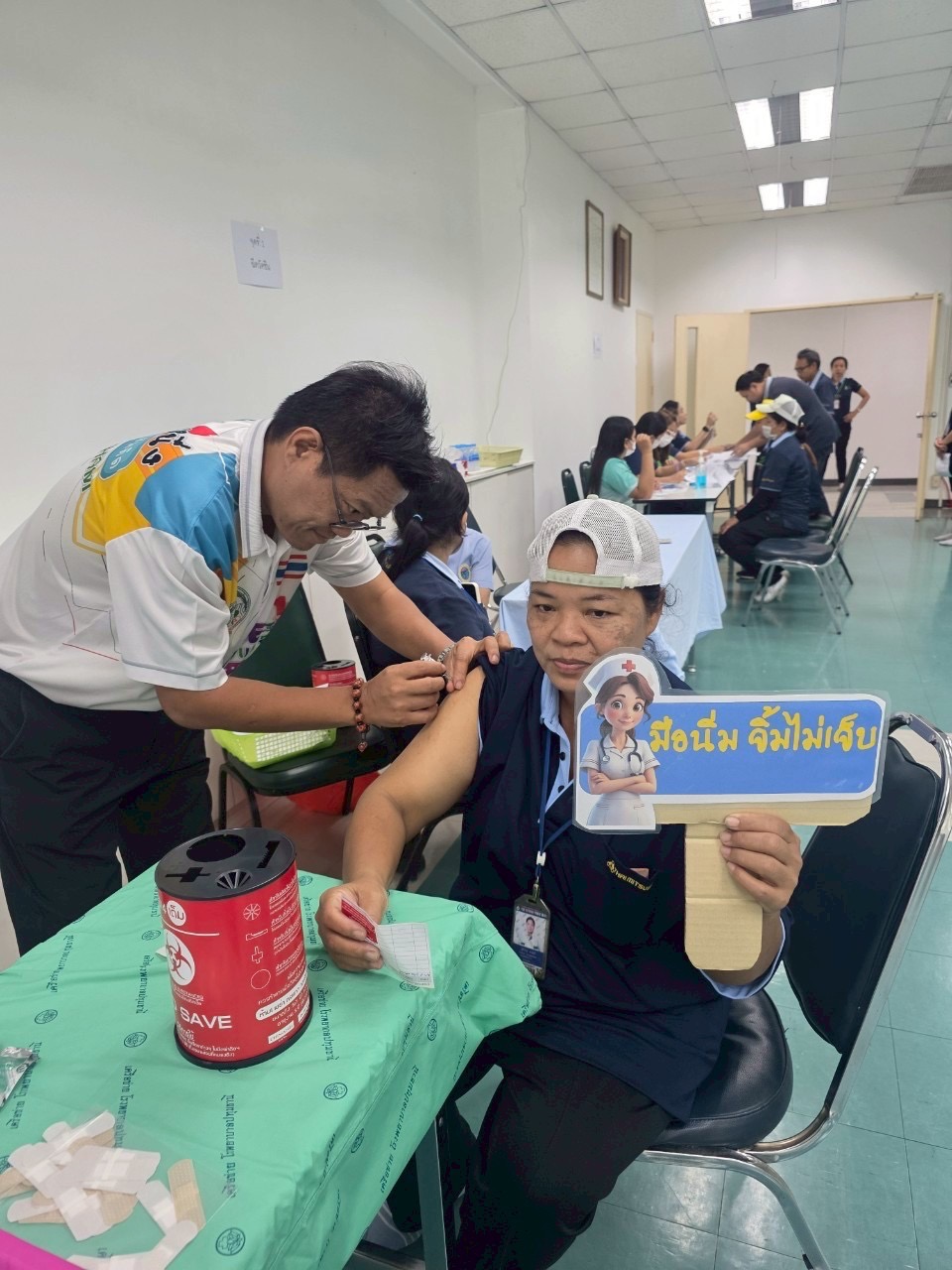 You are currently viewing โรงพยาบาลส่งเสริมสุขภาพตำบลบ้านฉาง สังกัดองค์การบริหารส่วนจังหวัดปทุมธานี ลงพื้นที่ให้บริการฉีดวัคซีนป้องกันโรคไข้หวัดใหญ่ 4 สายพันธุ์ ณ โรงงานไทยมิตซูวา ตำบลบ้านฉาง อำเภอเมืองปทุมธานี จังหวัดปทุมธานี
