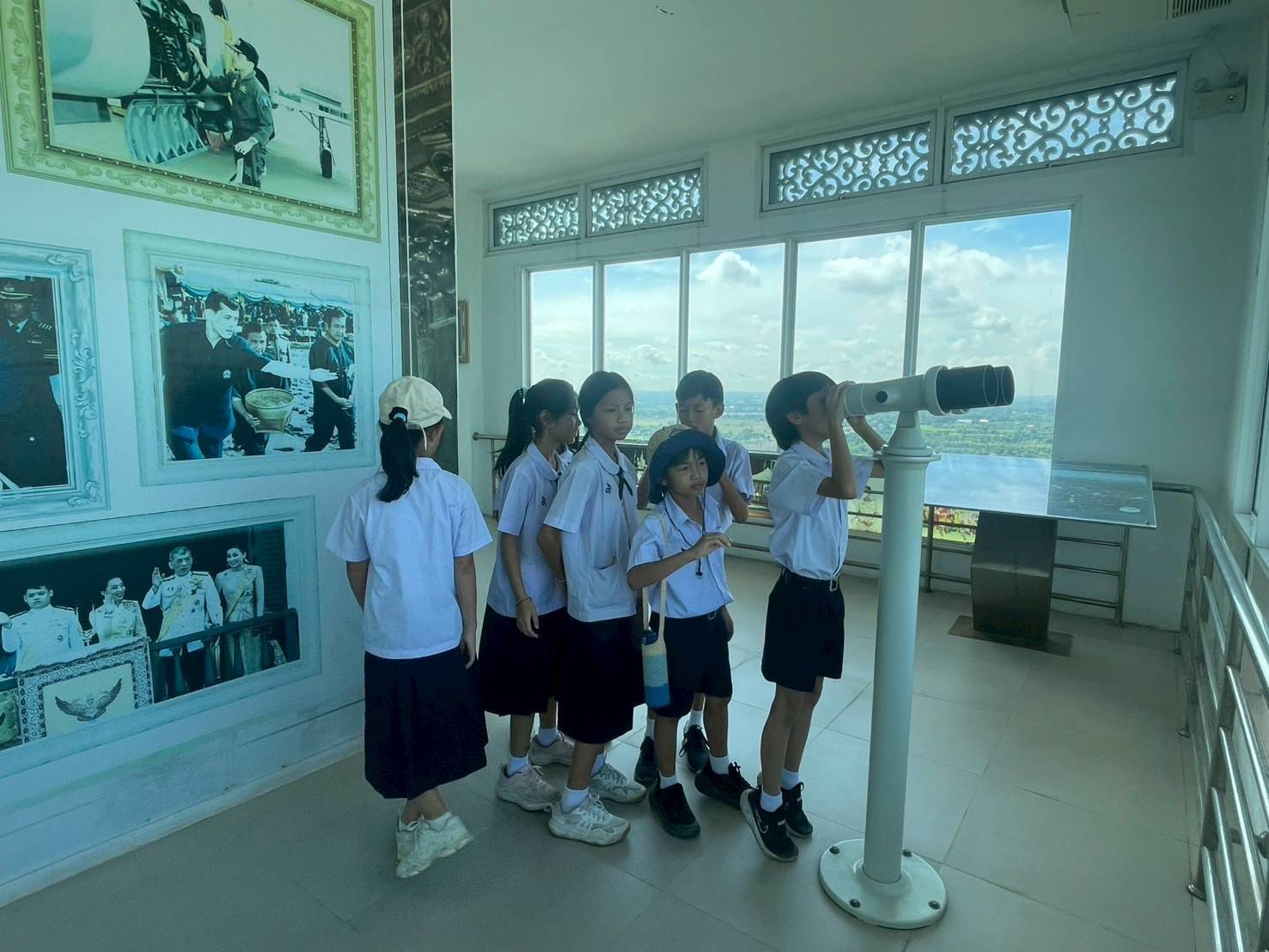 You are currently viewing โรงเรียนสามโคก สังกัดองค์การบริหารส่วนจังหวัดปทุมธานี ต้อมรับคณะครู และนักเรียนระดับชั้นประถมศึกษาปีที่ 4 จากโรงเรียนไตรพัฒน์ จำนวน 28 คน เยี่ยมชมหอคอยแห่งการเรียนรู้ ณ โรงเรียนสามโคก สังกัดองค์การบริหารส่วนจังหวัดปทุมธานี